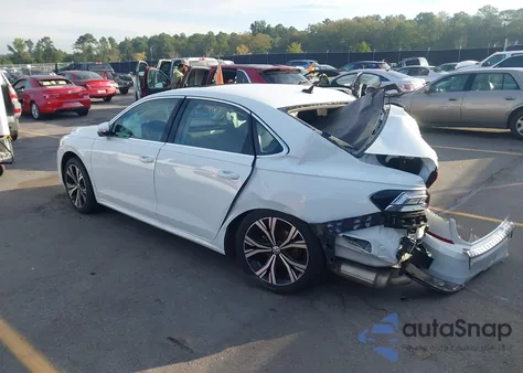 2022 Volkswagen Passat 2.0T Se z USA, uszkodzony, nr VIN 1VWSA7A3XNC001862